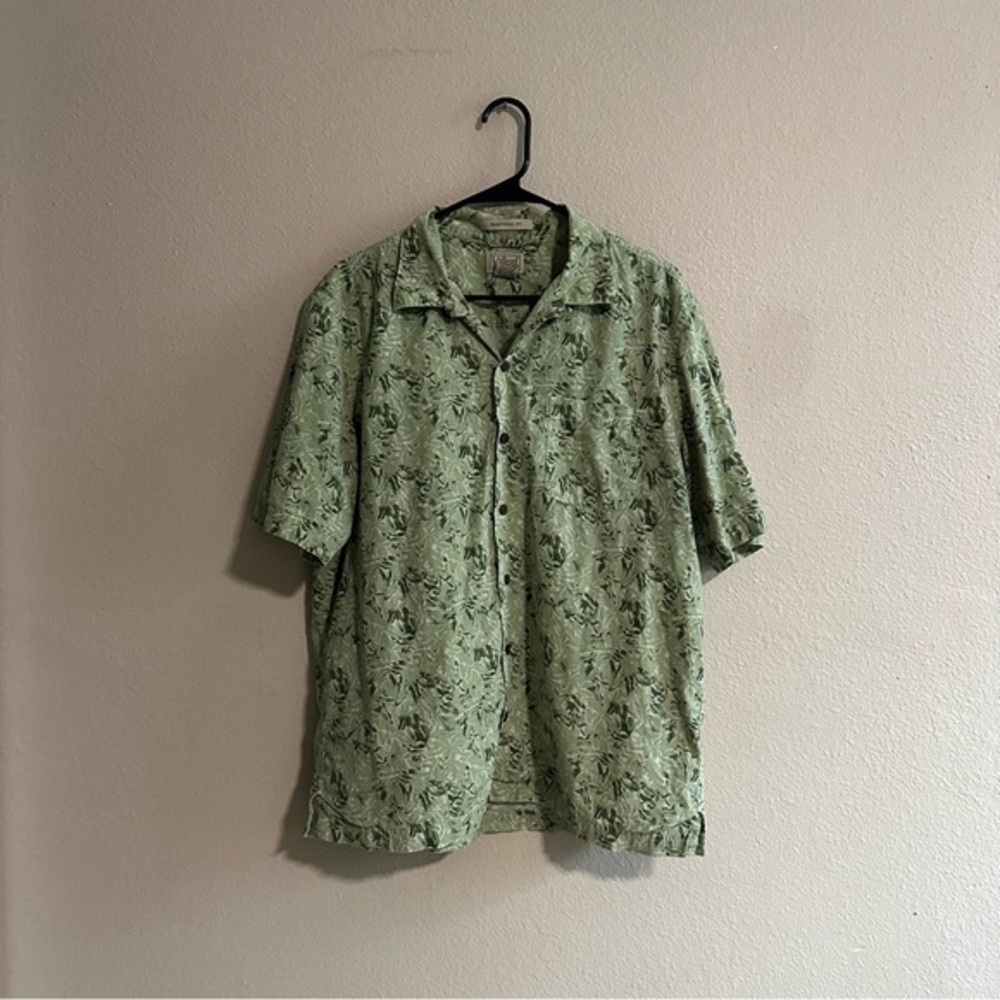 L.L. Bean Men’s Hawaiian Leaf Pattern Shirt